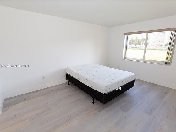 5th image of 7720 Camino Real E #113