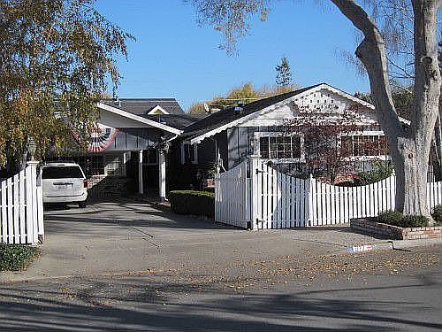1st image of 877 Hummingbird Dr