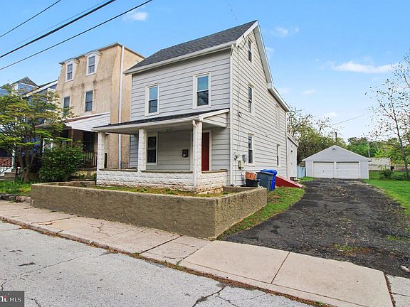 3rd image of 511 East Ave
