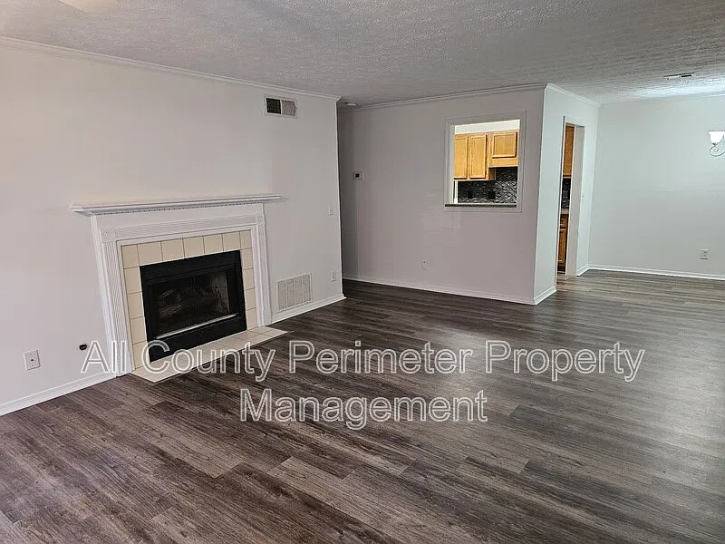 2 bed, 2.0 bath, 1100 sqft, $1,700 — Photo 4