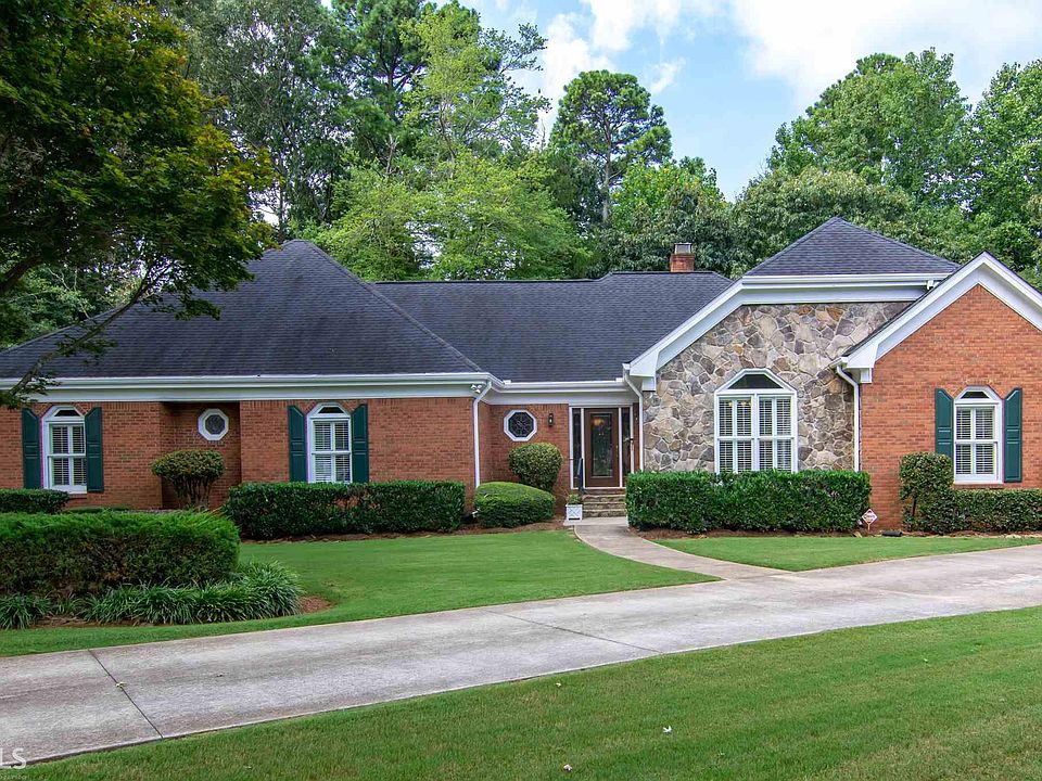 1st image of 801 James Cir