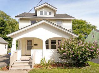 300 Ashwood Dr, Rochester, NY 14609