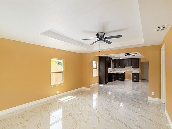 4th image of 803 W Longoria St