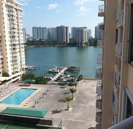 3rd image of 18031 Biscayne Blvd #11023