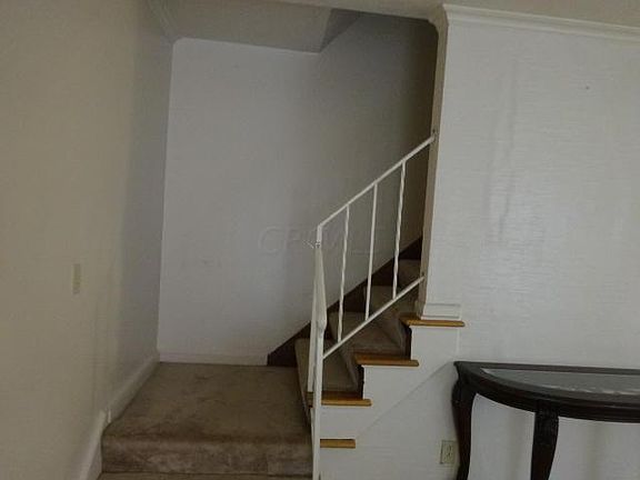 3rd image of 1751 Willoway Cir N
