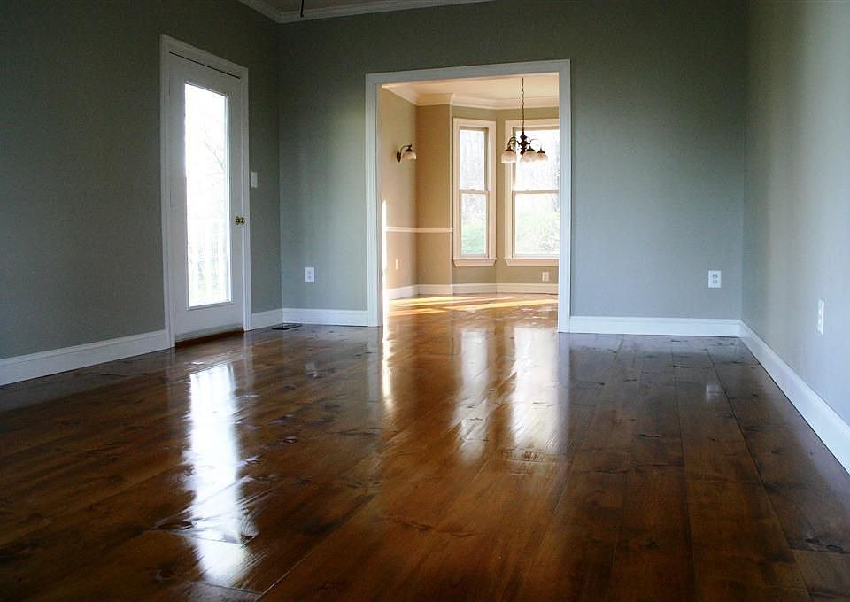 Living and dining room floors after installation
