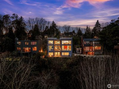 1740 Magnolia Way W, Seattle, WA, 98199