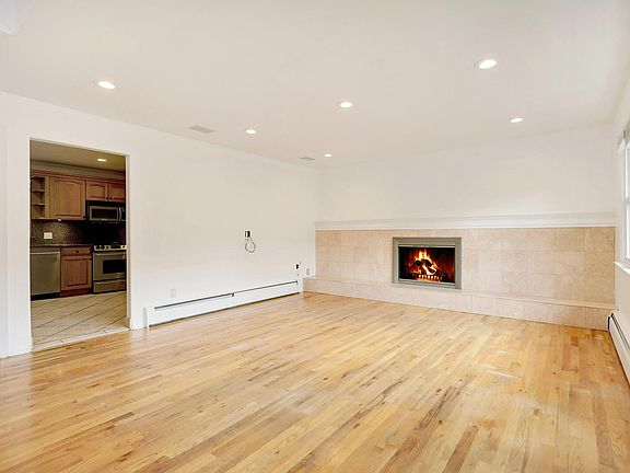 4th image of 97 Waterside Ave