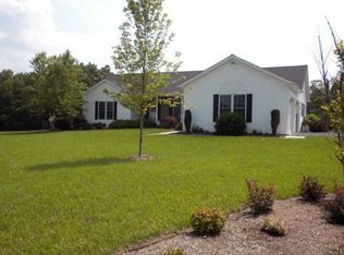 101 Flossway Ln, Berkeley Springs, WV 25411