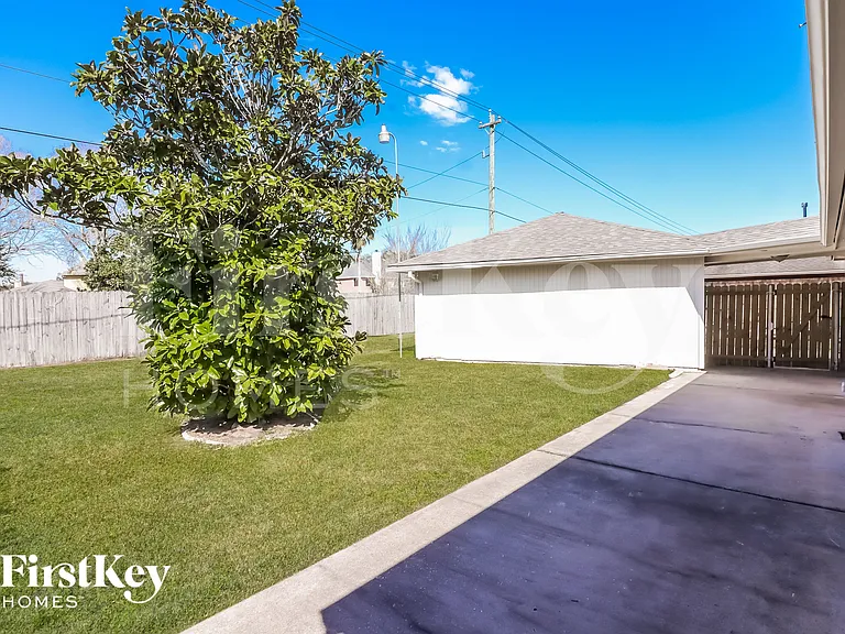 6611 Gleneagles Dr — Photo 14