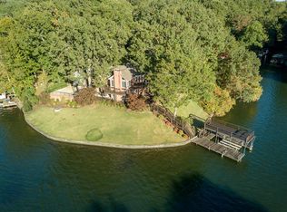 410 Lakeside Cir, Muscle Shoals, AL 35661
