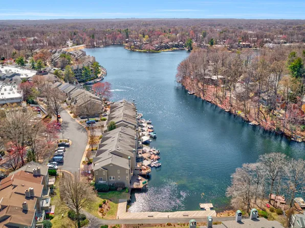 1921 Lakeport Way, Reston, VA 20191