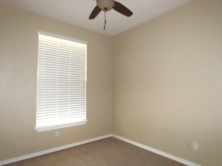 414 Asher — Photo 19