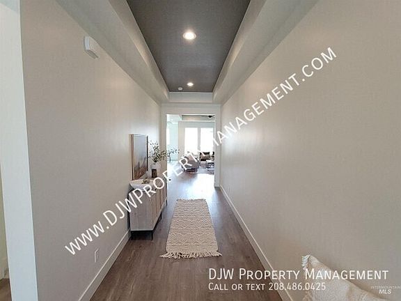 2nd image of 4658 S Hennessy Ave