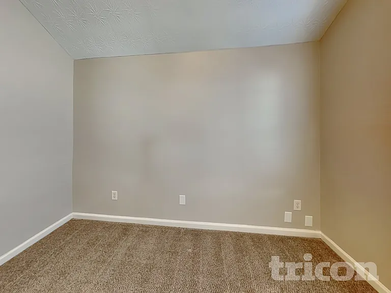 2408 Wood Bend Ln — Photo 12
