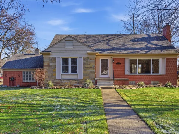 15000 Woodworth Ave, Redford, MI 48239