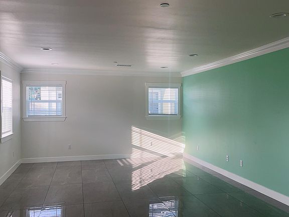 4th image of 714 Gladys Ave