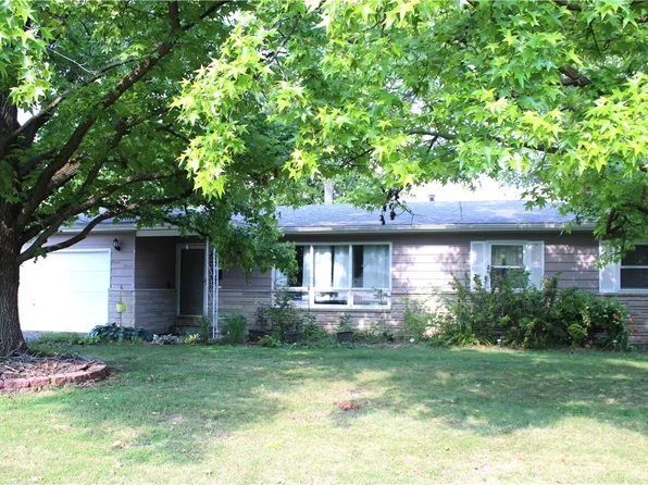 1111 N Long St, Shelbyville, IL 62565