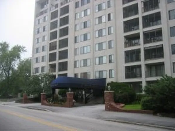55 River Rd APT 6E, Manchester, NH 03104
