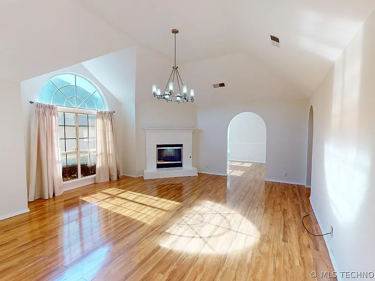 7434 S 95th East Ave — Photo 3