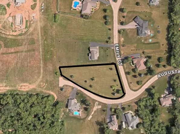 11601 Emily Ct, Spring Grove, IL 60081