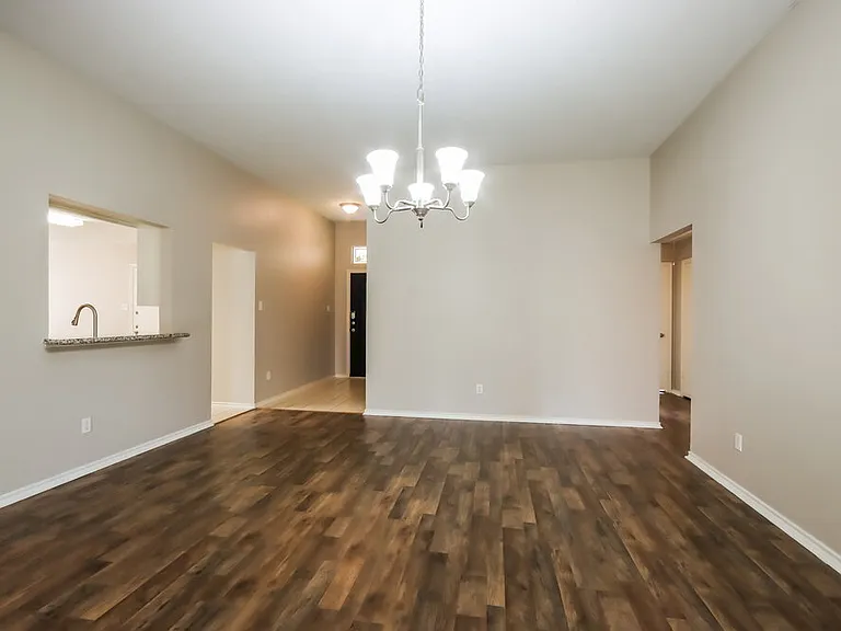 5915 Culross Close — Photo 5