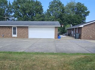 145 24th St SE, New Philadelphia, OH 44663