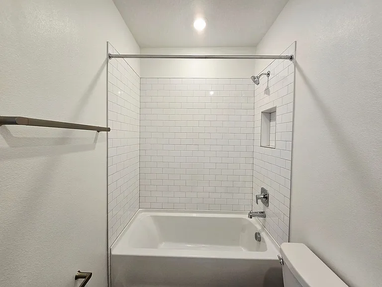11757 71st Ave E — Photo 25