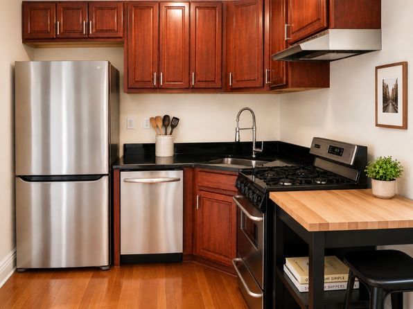 35 Eastern Pkwy APT 4B
