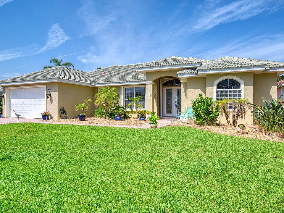 1st image of 130 Coquina Key Dr