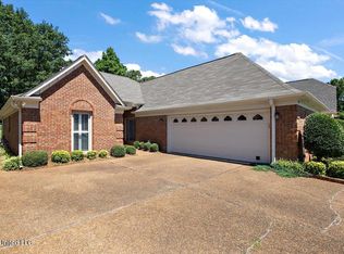 523 Fairway Oaks Dr, Hernando, MS 38632