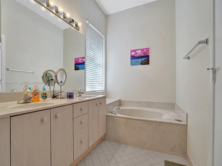 938 Bluewood Ter — Photo 15