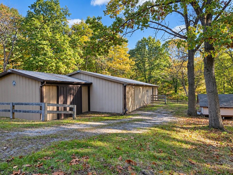 800 Carlson Dr, photo 4