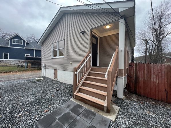 18 W River Styx Rd APT 3