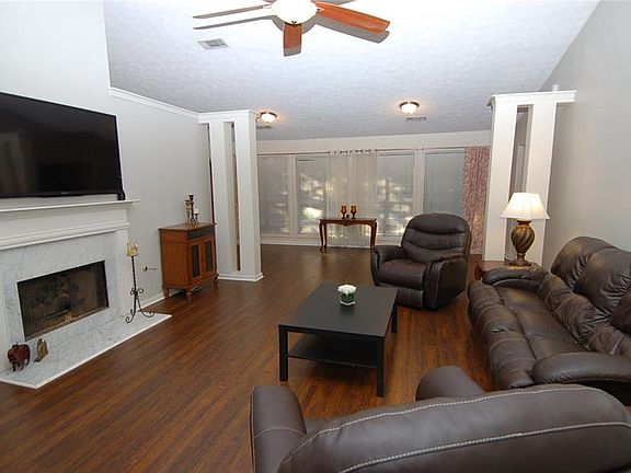 4th image of 1525 Arbour Glenn Dr