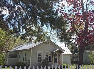 704 S Pine St, Weyauwega, WI 54983