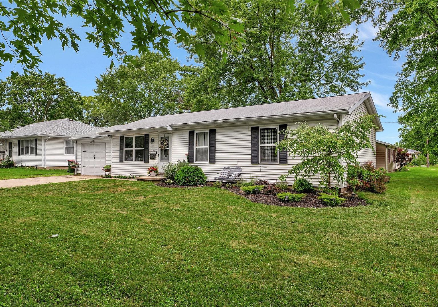 305 W Spruce St, Paxton, IL 60957 MLS 11834175 Zillow