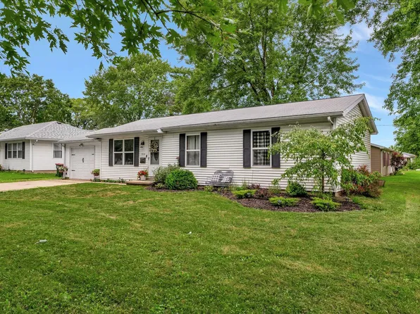 305 W Spruce St, Paxton, IL 60957