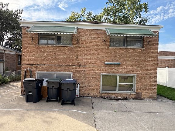4th image of 16015 Drexel Ave