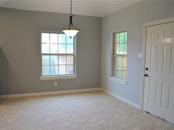 4th image of 1411 E Maddox Ave
