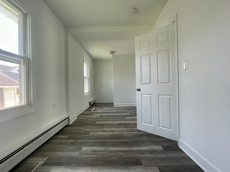 49 Ideal Ave — Photo 3