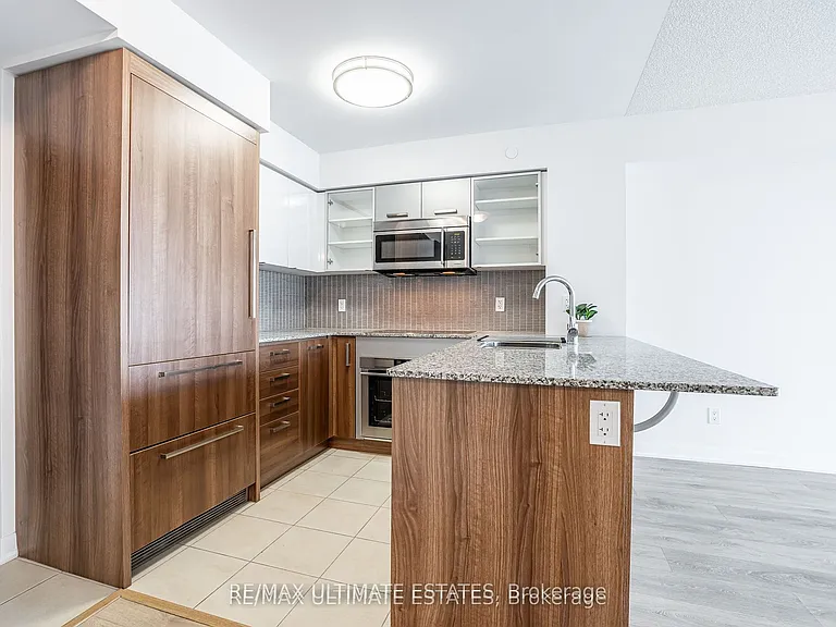 5168 Yonge St #711 — Photo 5