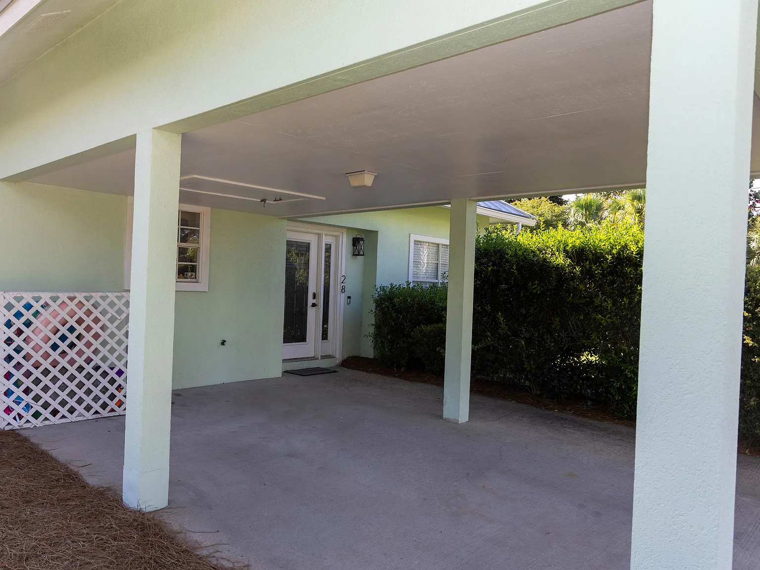 3 bed, 2.0 bath, 1700 sqft, $5,500 — Photo 3