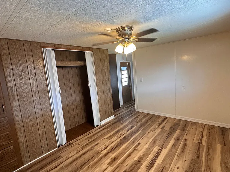 2522 Amberly Rd NE — Photo 6