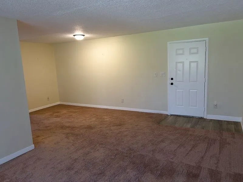 2 bed, 1.0 bath, 1000 sqft, $1,340 — Photo 3