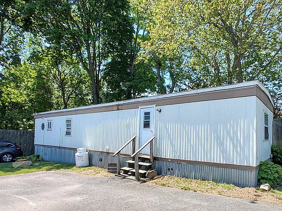 3rd image of 1338 Woodbury Avenue #9