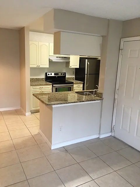 2550 N. Alafaya Trail #1105 - 1 — Photo 4