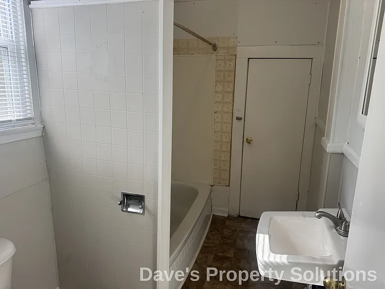 440 Buick St — Photo 7