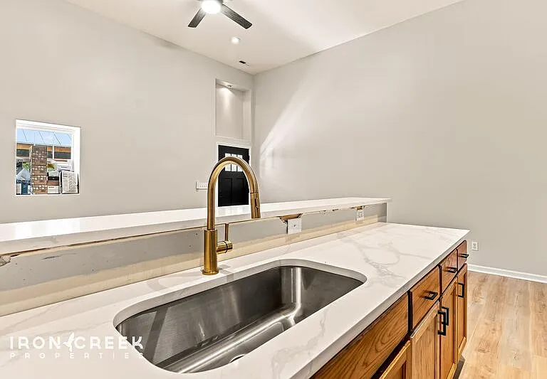 160 State St #110 — Photo 10