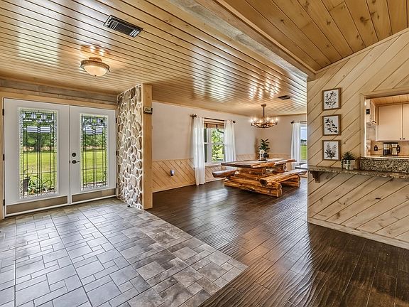 2nd image of 888 Tafelski Rd